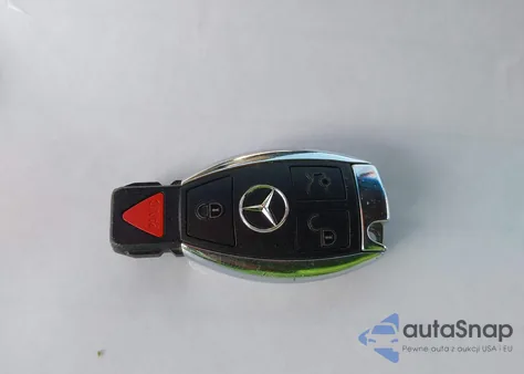 2015 Mercedes-Benz C 400 4Matic z USA, uszkodzony, nr VIN 55SWF6GB4FU003365